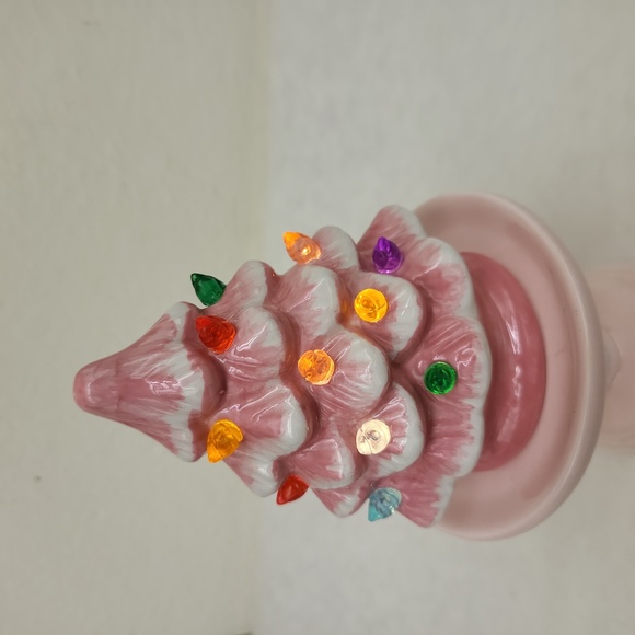 Pink Light-up tree - Picture 2 of 3